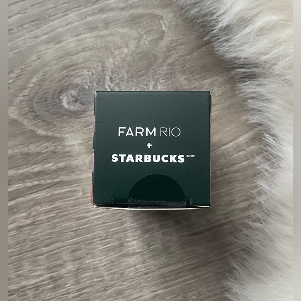 ❤️🍌💙FARM Rio + Starbucks Cold Cup Keychain Banana Mix * Limited Edition * - Picture 4 of 4